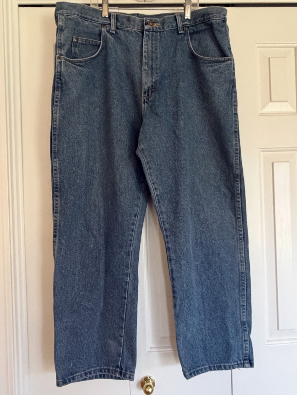 Wrangler Blue Ridge Men's Clothing, Blue Denim Jeans. Size 40x29.